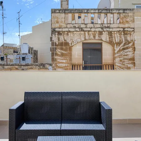 Apartman House With Roof Terrace And Maltese Balcony *