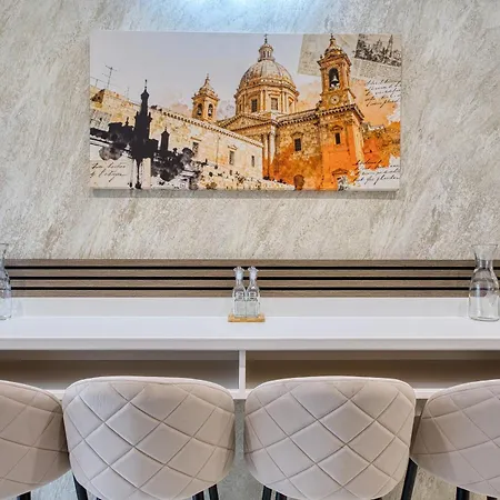 Apartman House With Roof Terrace And Maltese Balcony