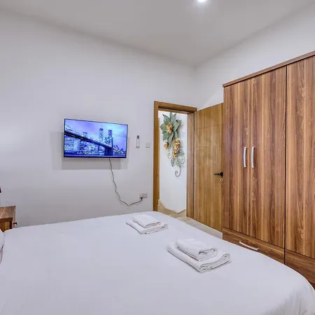 House With Roof Terrace And Maltese Balcony Sliema