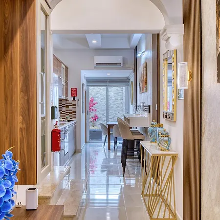 Apartman House With Roof Terrace And Maltese Balcony